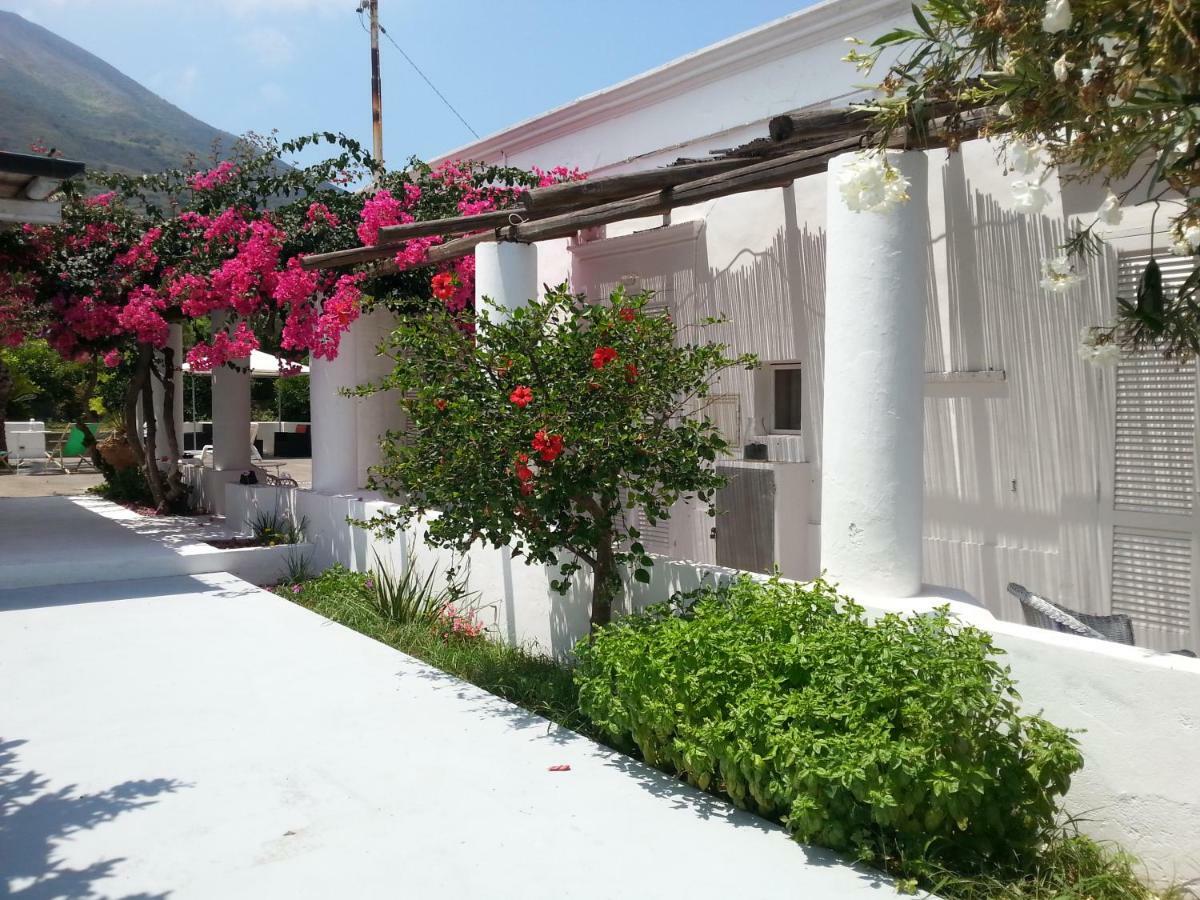 Casa Carlotta Bed and Breakfast Stromboli Exteriör bild