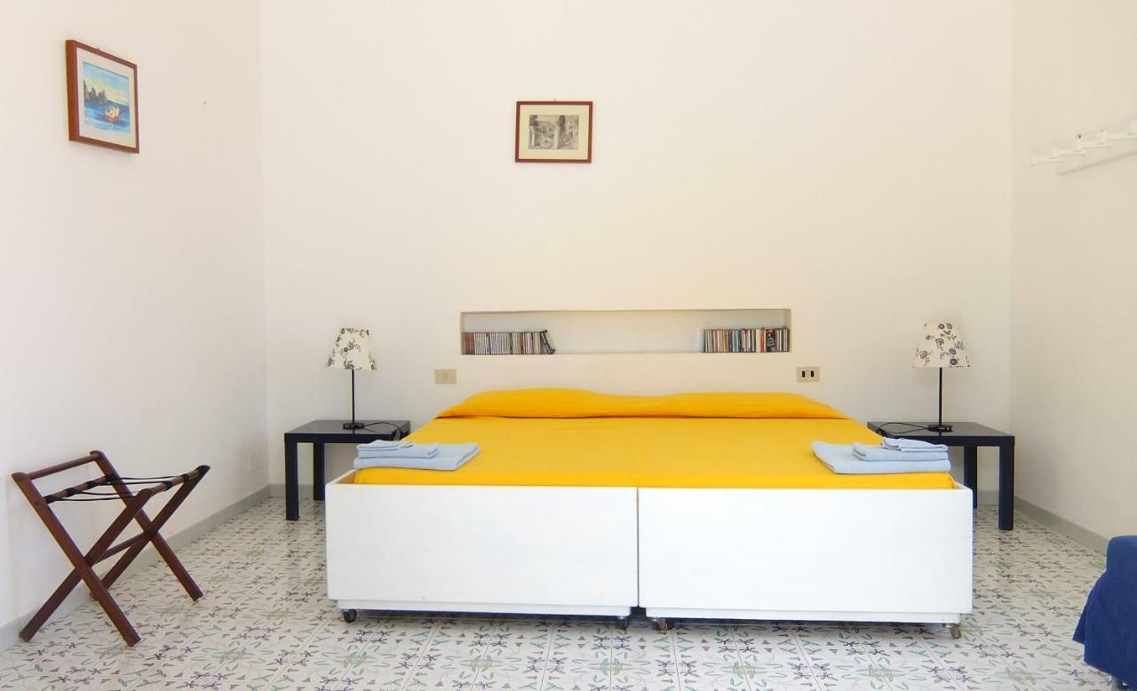 Casa Carlotta Bed and Breakfast Stromboli Exteriör bild