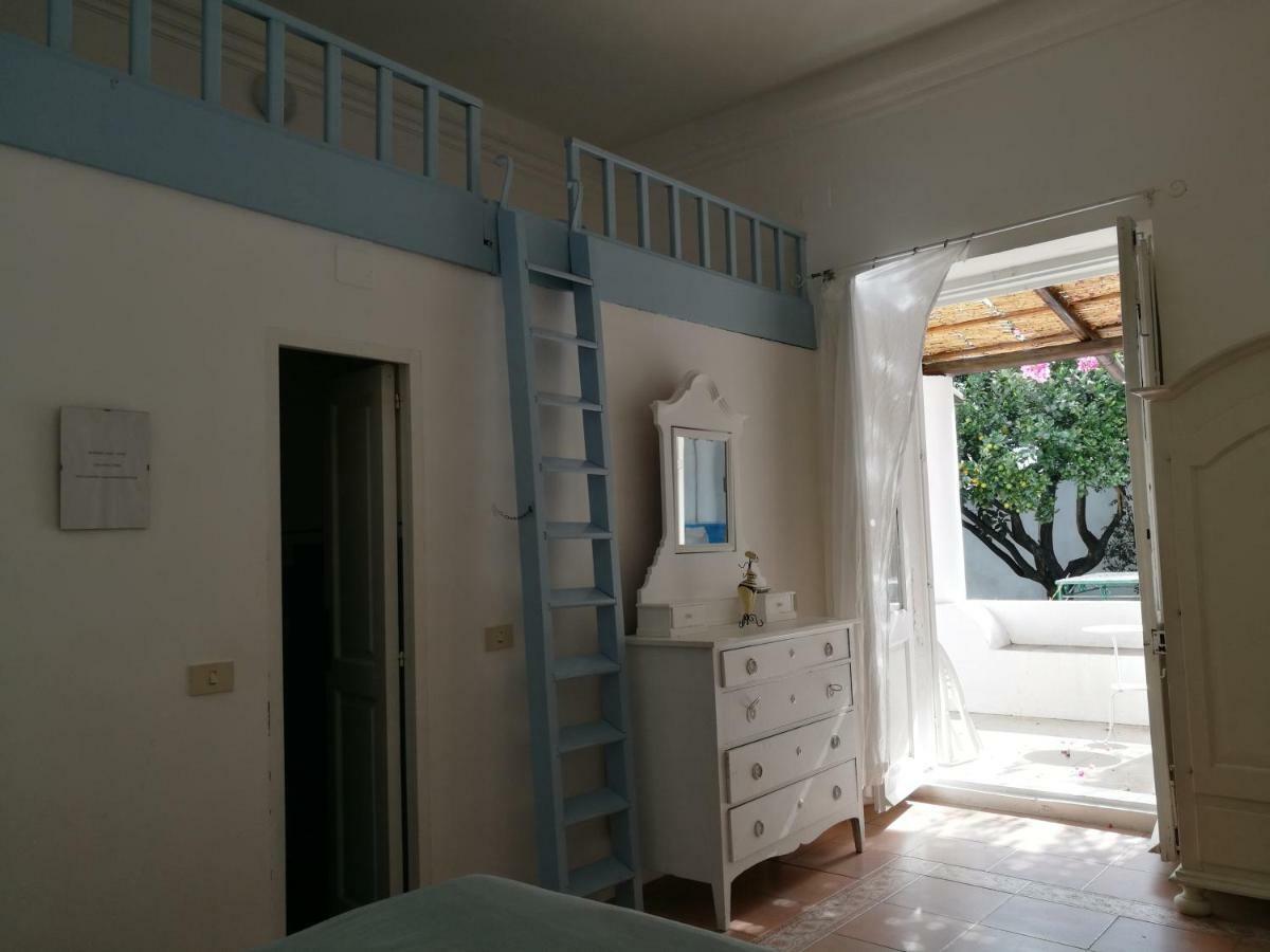 Casa Carlotta Bed and Breakfast Stromboli Exteriör bild